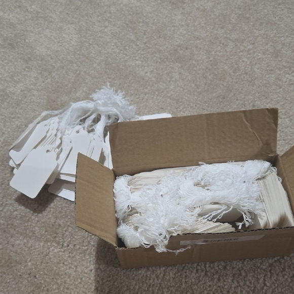 Box of Paper Tags - Picture 2 of 7